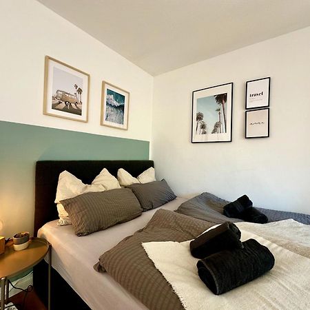 Gemuetliches 1R Apartment Mit Balkon, Parking, Tv Streaming Maagdenburg Buitenkant foto